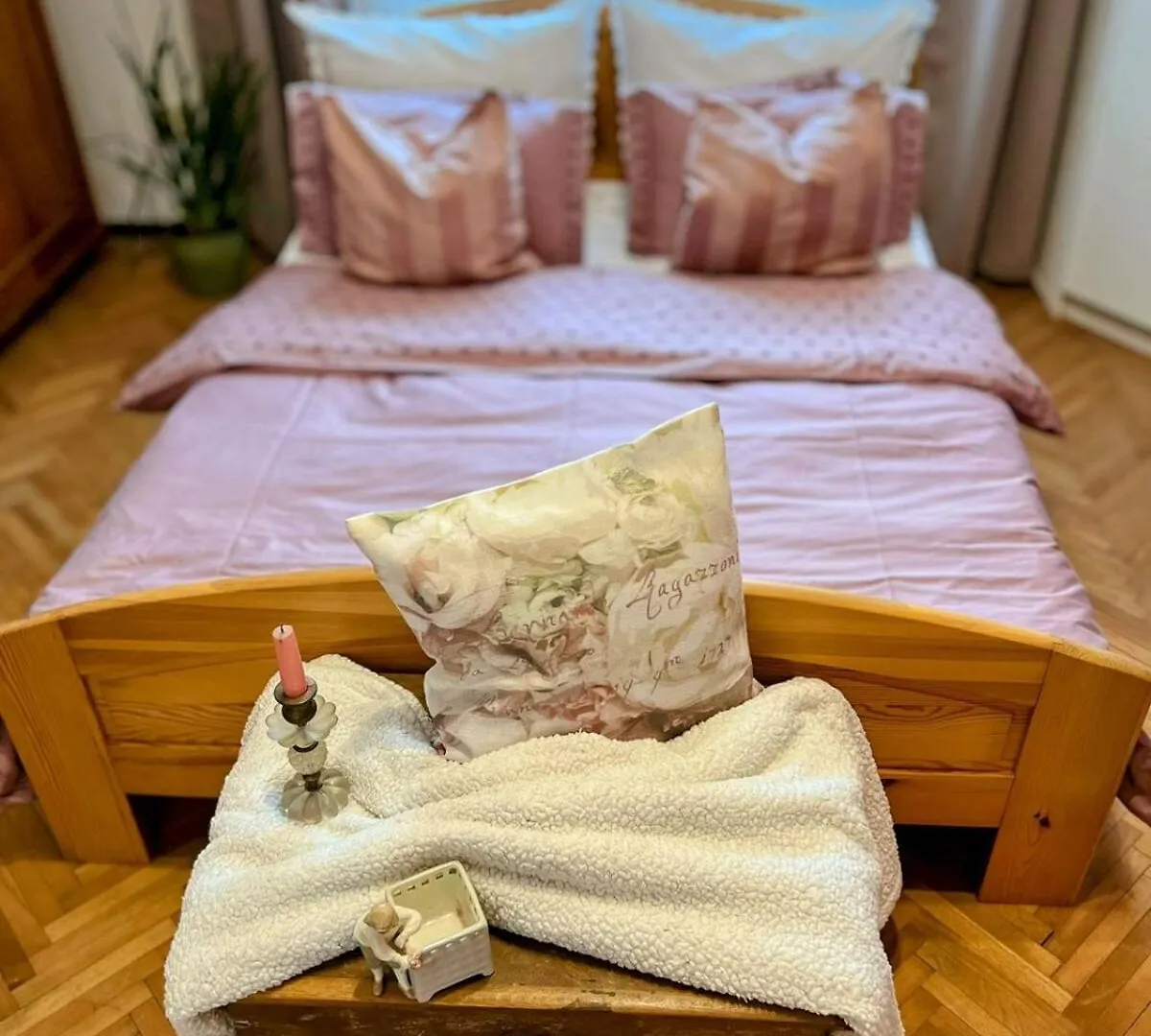 Antique Charm 2 Bedroom Prague Apartment